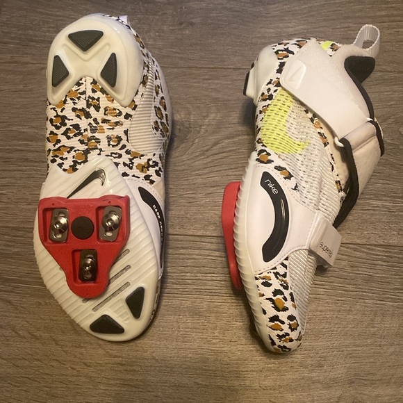 Nike Spin Shoes - Peloton Compatible - Picture 2 of 4